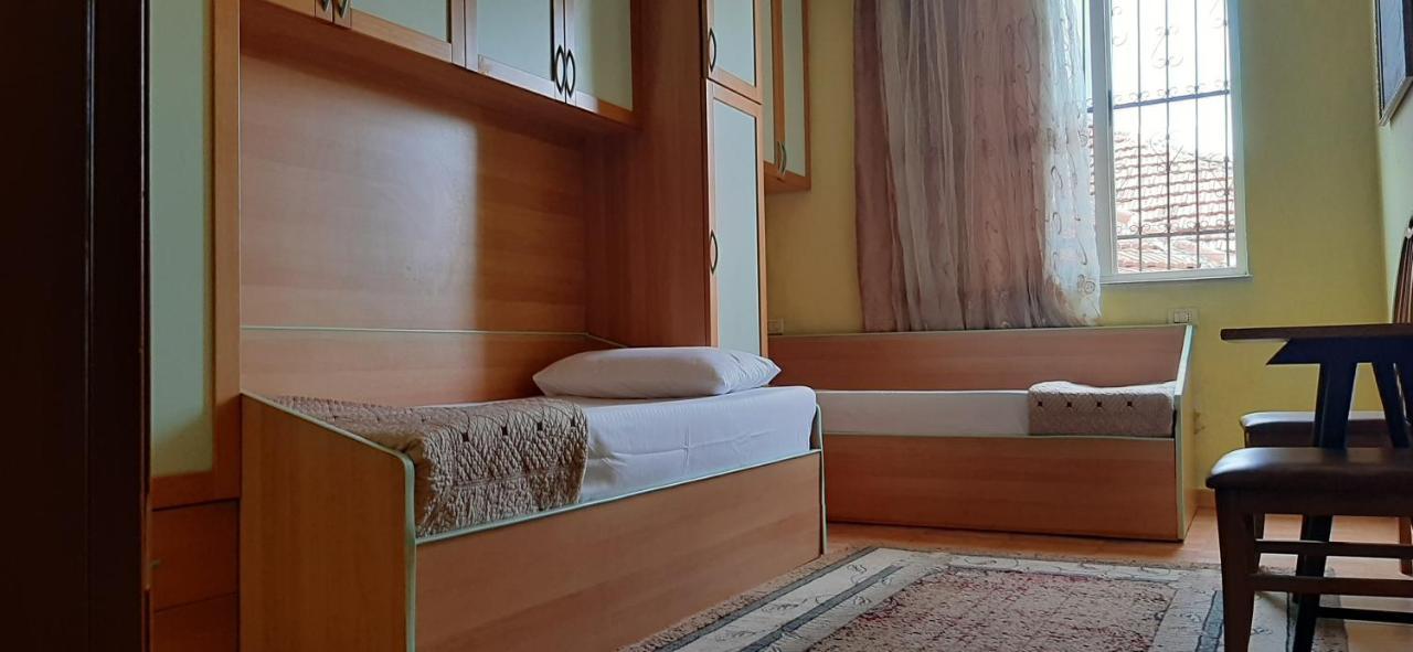 Enki'S Guesthouse Tirana Buitenkant foto