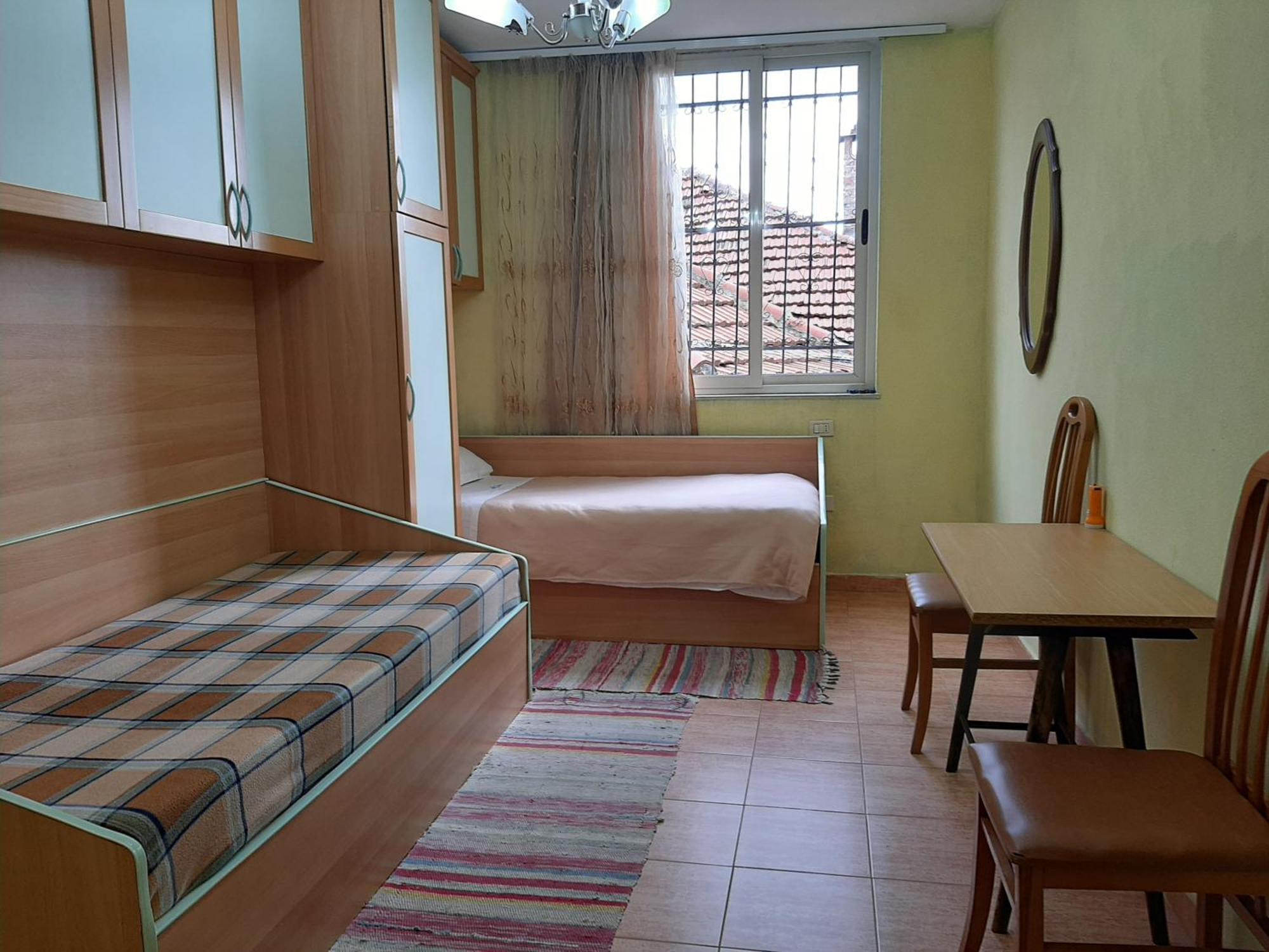 Enki'S Guesthouse Tirana Buitenkant foto
